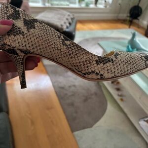 Gorgeous Cole Haan Pumps